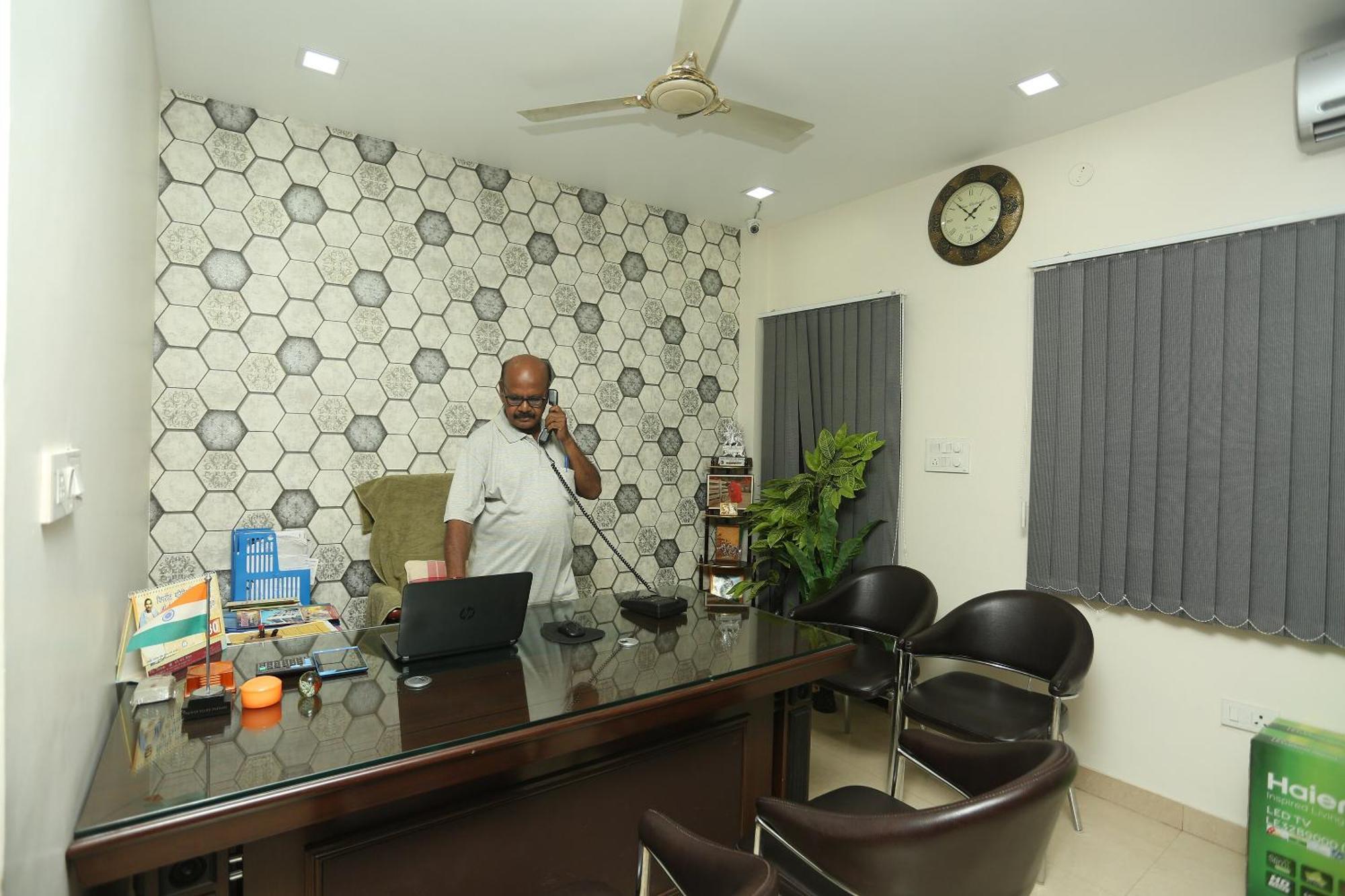 Oyo Flagship 17204 Vrindawan Galaxy Hotel Kanpur Buitenkant foto
